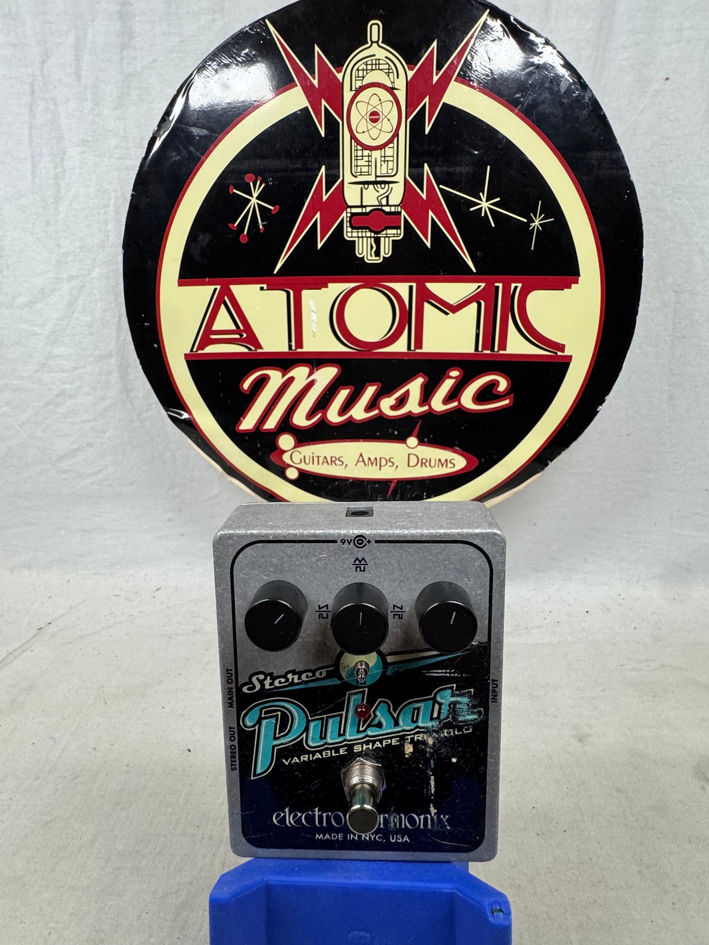 Electro-Harmonix Stereo Pulsar Variable Shape Tremolo Pedal