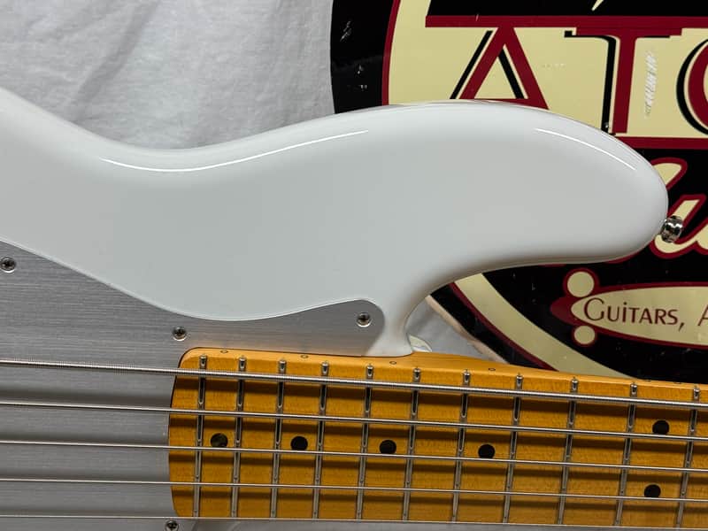 Fender American Ultra II 2 Jazz Bass V 5-string J-Bass - Image 3