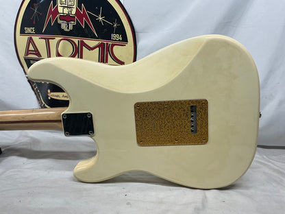 Fender Stratocaster (Squier Series) - White