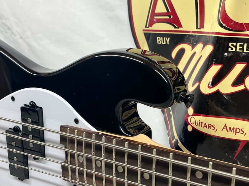 Kala 4-String Electric U-Bass - Image 3
