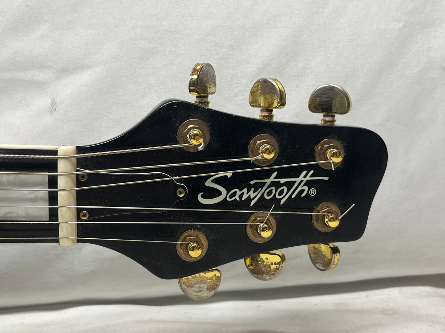 Sawtooth Singlecut LP-Style Electric Guitar - Distressed Black