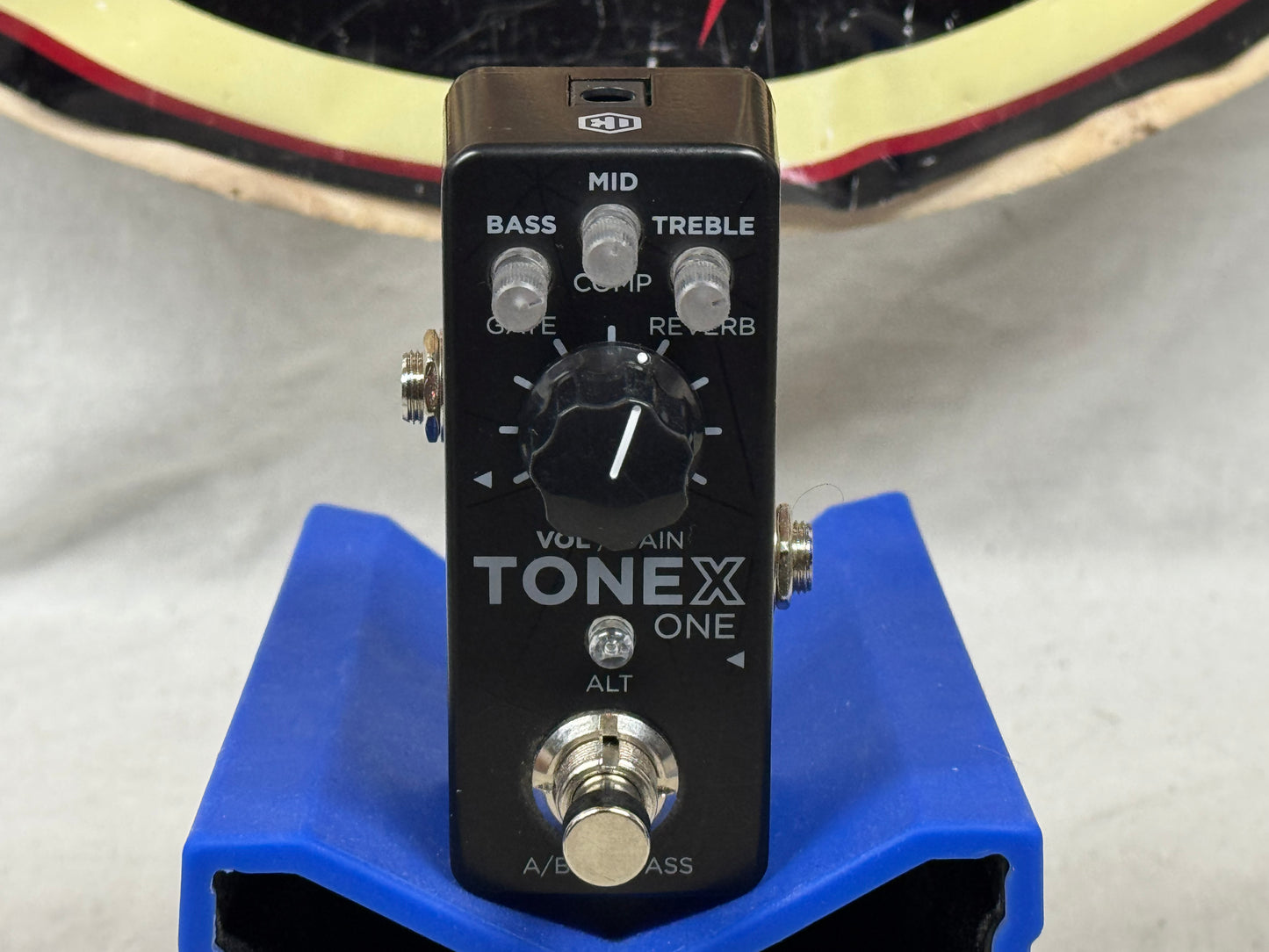 IK Multimedia AmpliTube Model IK000199 ToneX tone x One Amplifier / Speaker Cabinet / Multi-Effects Modeler Pedal
