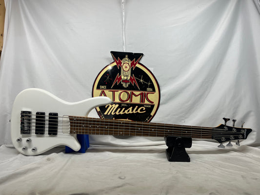 Douglas 6-String Doublecut HH Electric bass