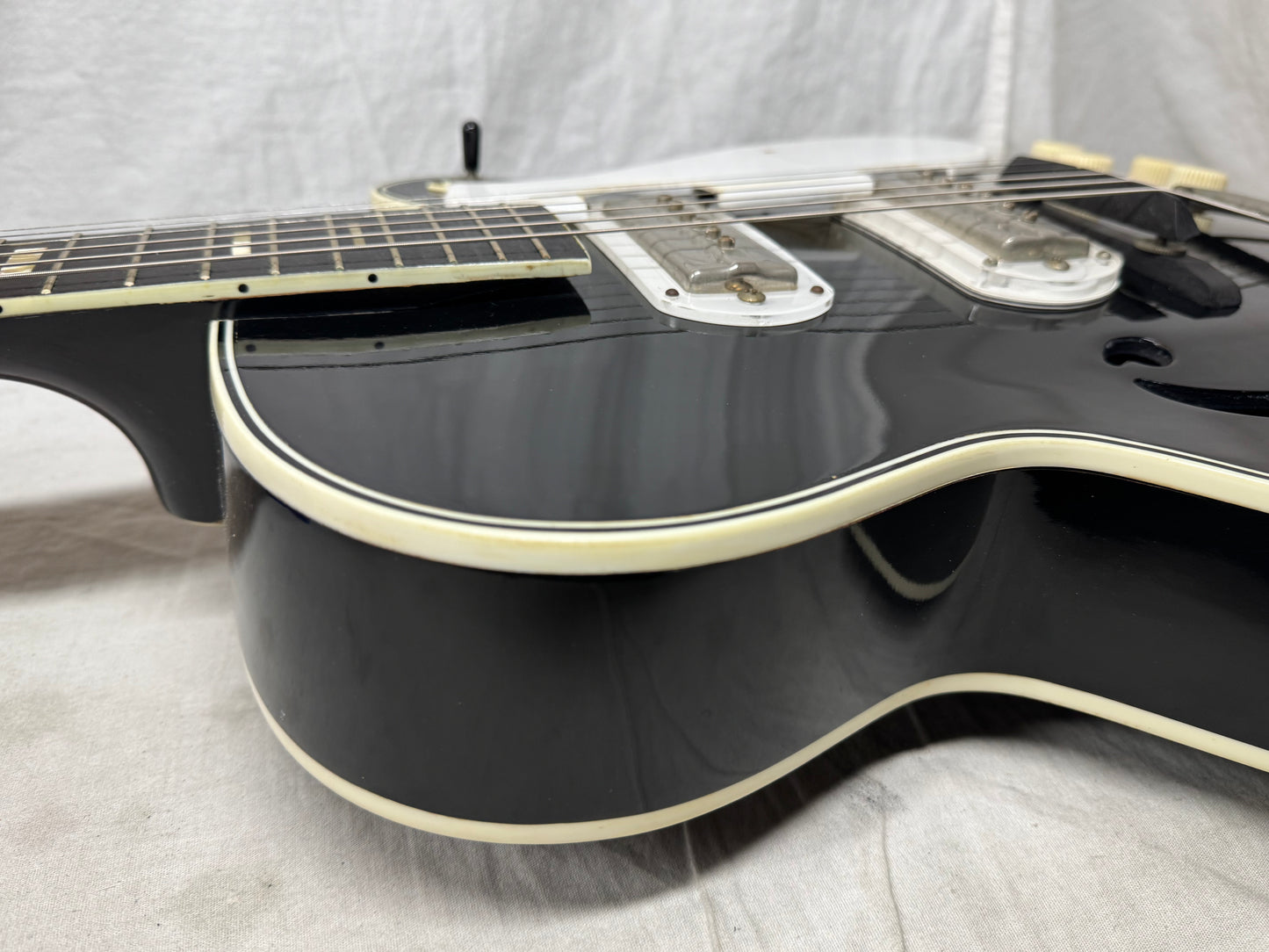 Sears Silvertone H1427 Espanada Archtop Hollowbody Guitar with Case 1965