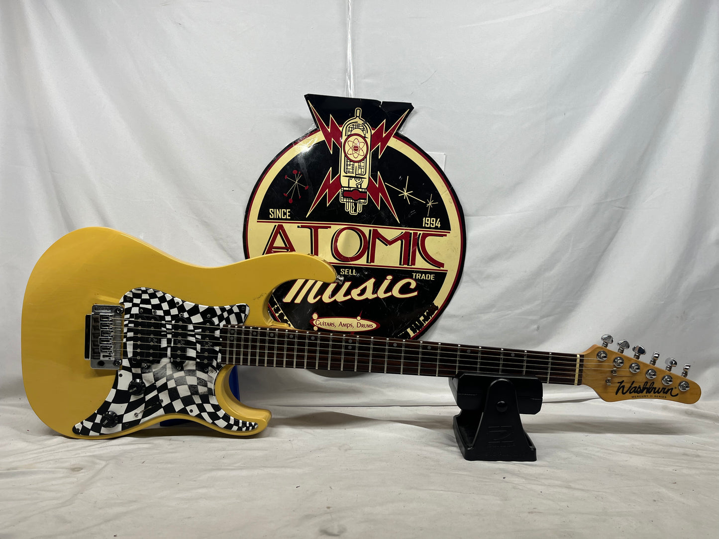 Washburn MG-40 Mercury II Series HSS Doublecut Electric Guitar