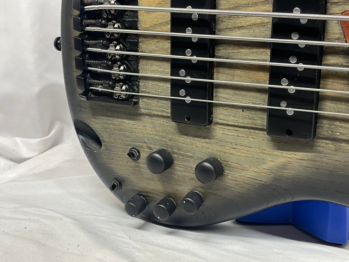 Ibanez Soundgear SR605E 5-String Electric Bass
