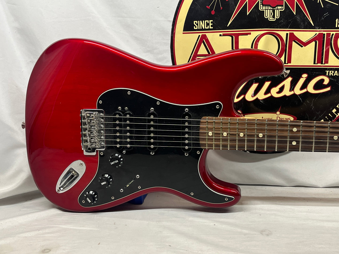 Fender Standard Stratocaster HSS FSR Electric Guitar MIM - Made in Mexico - Candy Red Burst