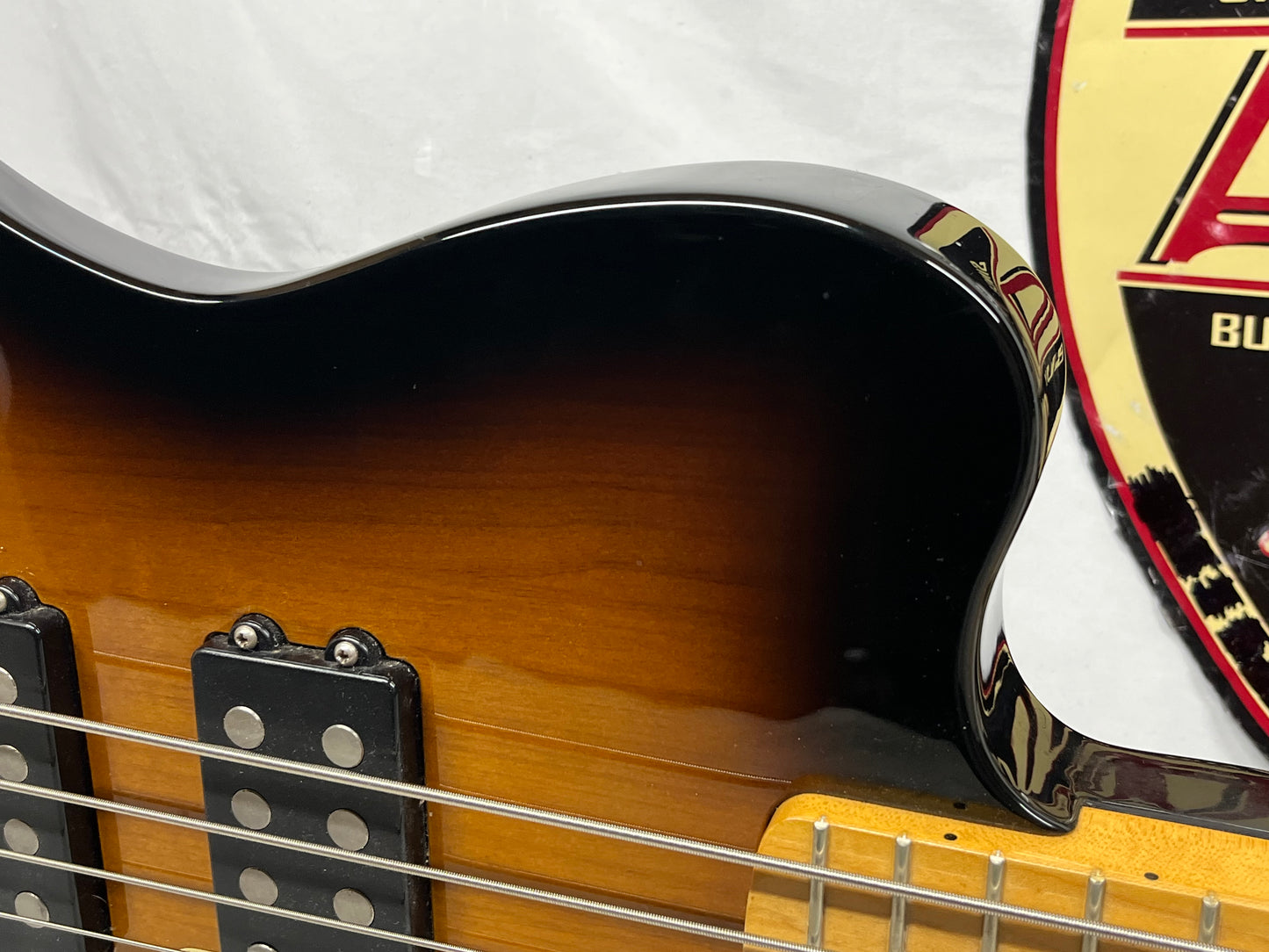 Fender Pawn Shop Reverse Jaguar 4-String Electric Bass MIM - Made in Mexico - 2-Color Sunburst