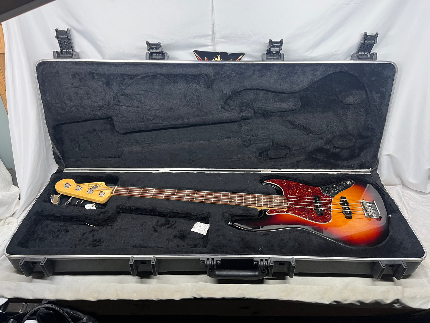 Fender American Standard 4-String Electric Jazz Bass 2011 with Hard Case - 3-Color Sunburst