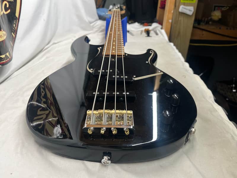 Yamaha Broad Bass BB234 4-String Electric Bass - Image 18