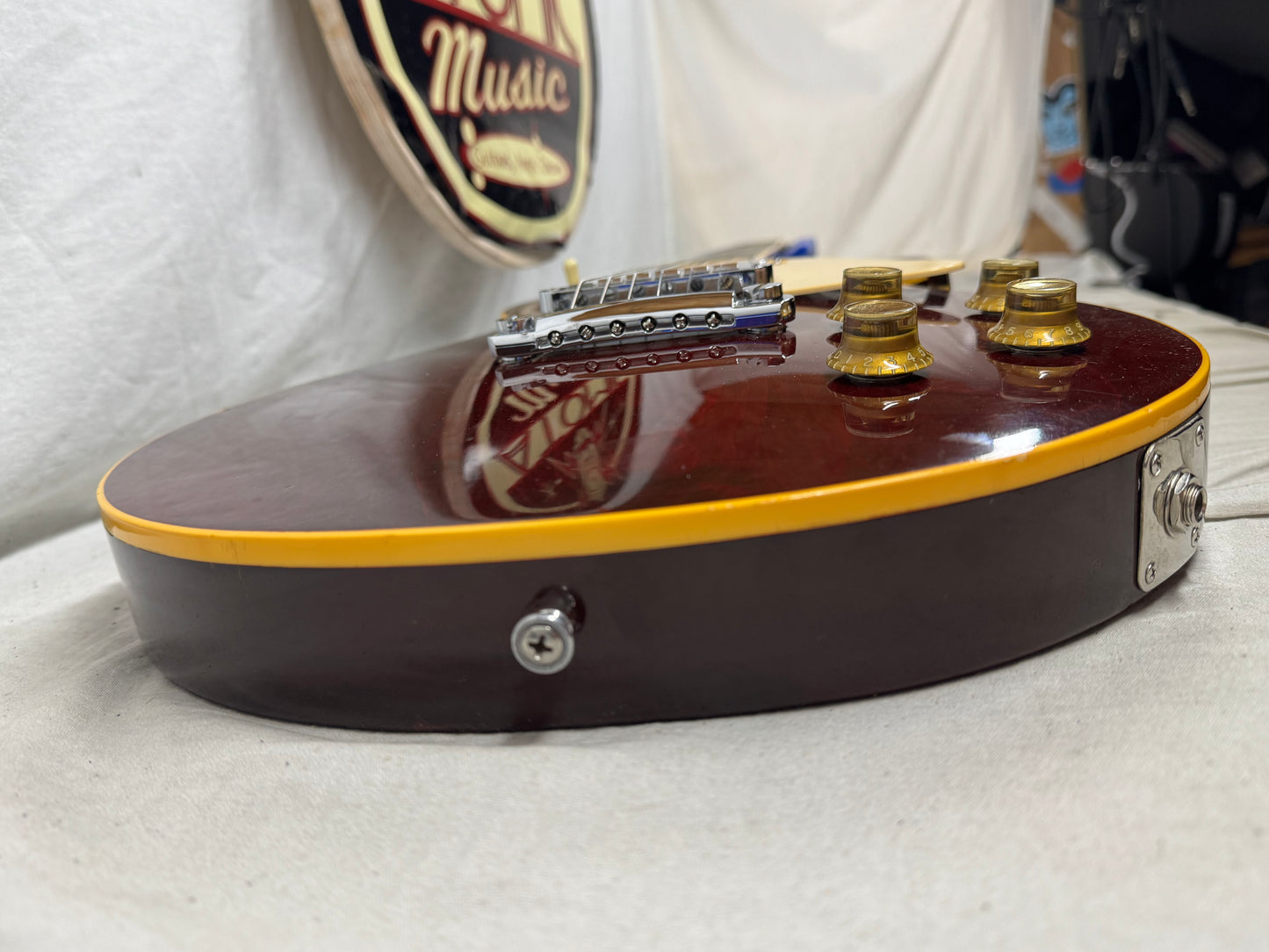 Gibson Les Paul Deluxe Guitar with Case 1978