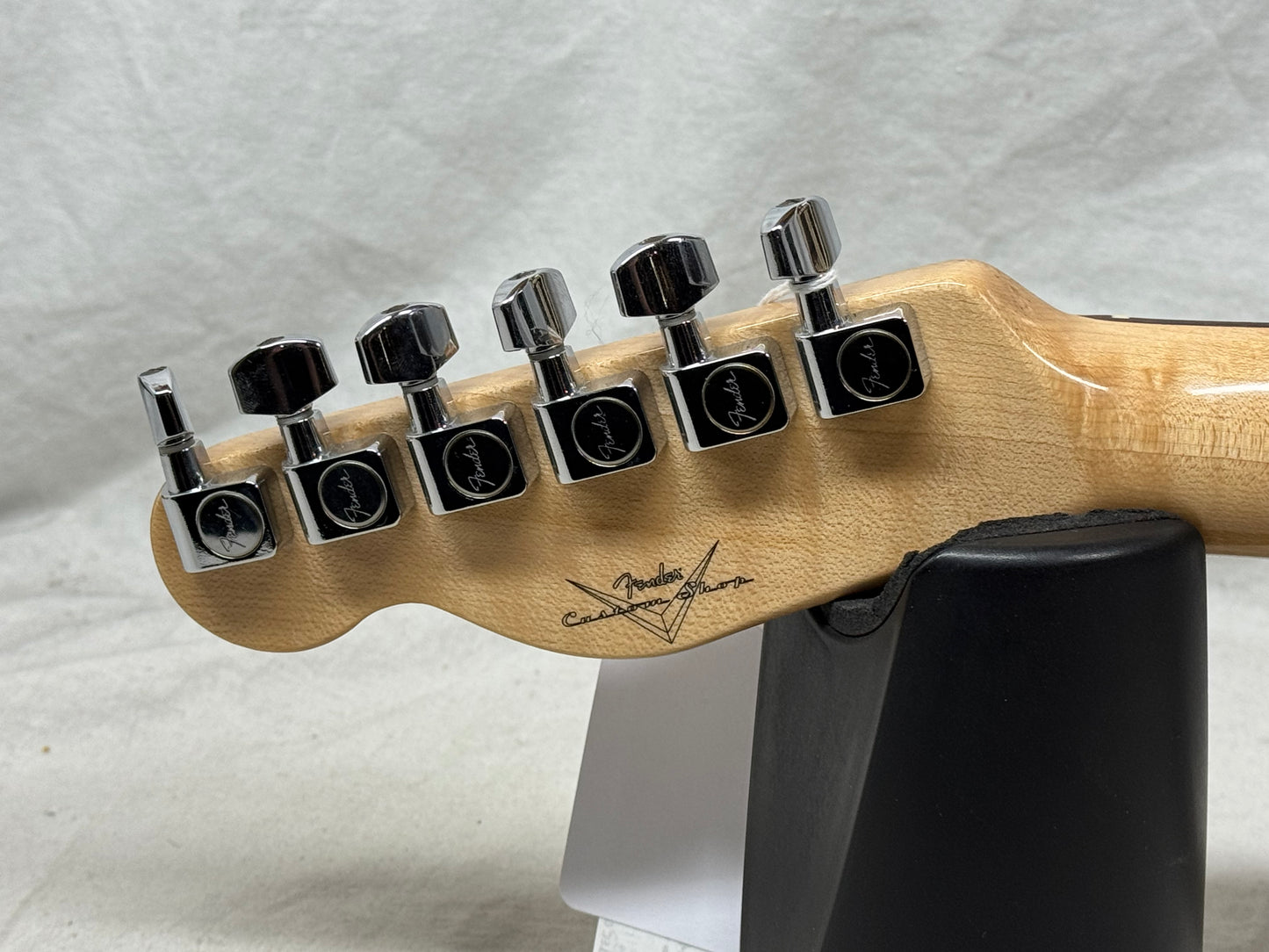 Fender Custom Shop American Classic Telecaster Guitar with Case - 3-Color Sunburst / Rosewood fingerboard