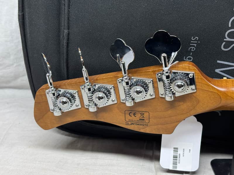 Sire Marcus Miller V10 J-style 4-string Bass - Image 9