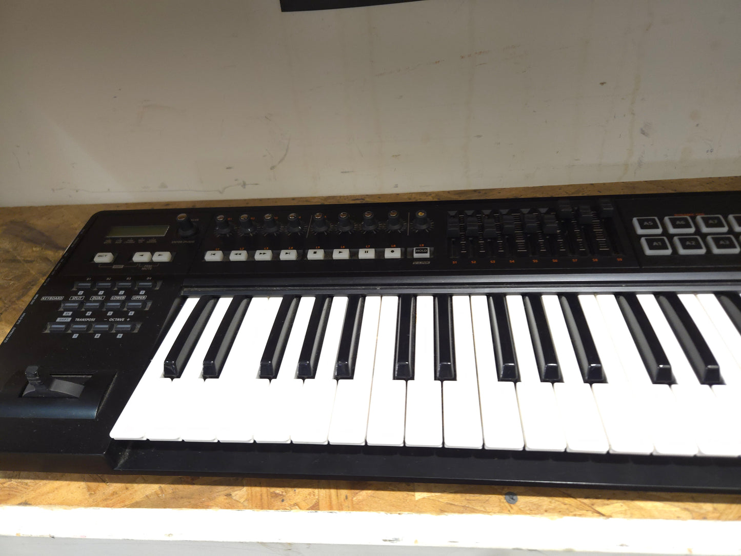 Roland A-800PRO 61-Key MIDI Keyboard Controller 2010 - Present - Local Pickup Only