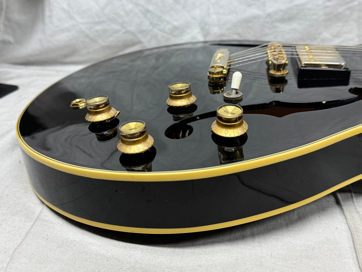 Yamaha Super Axe SA-2100 SA2100 Semi-Hollowbody Guitar with Epiphone Case - MIJ Made In Japan - Black