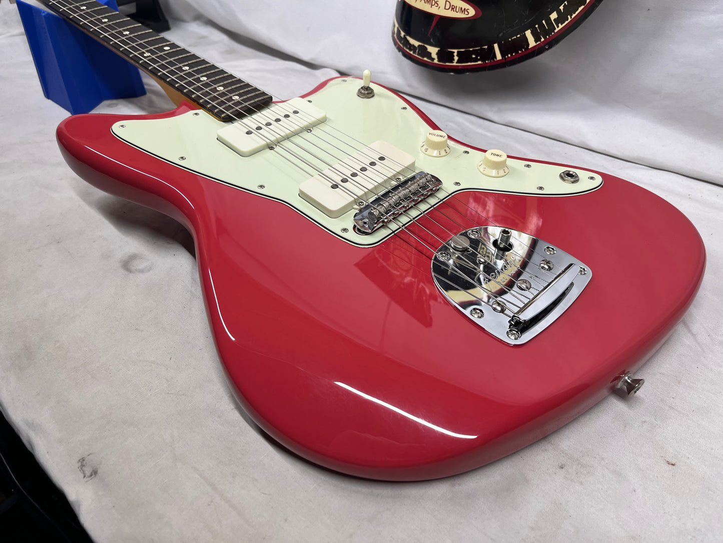 Fender American Professional Classic Jazzmaster Electric Guitar - Faded Dakota Red