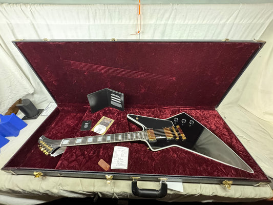 Gibson USA Custom Shop Explorer Custom Guitar with COA + Case 2024 - Ebony / Black