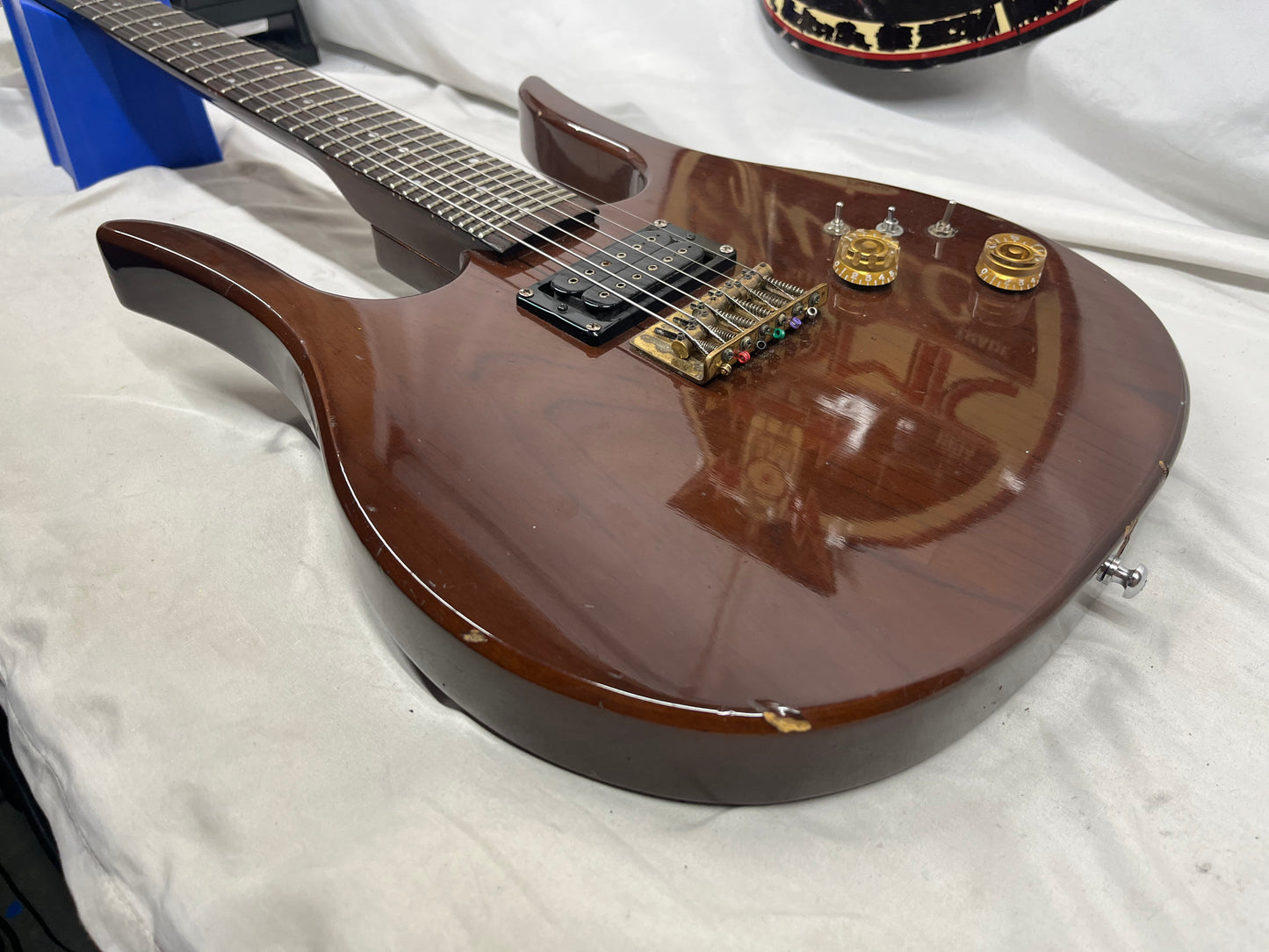 Hondo HP-1081 Longhorn Electric Guitarlin