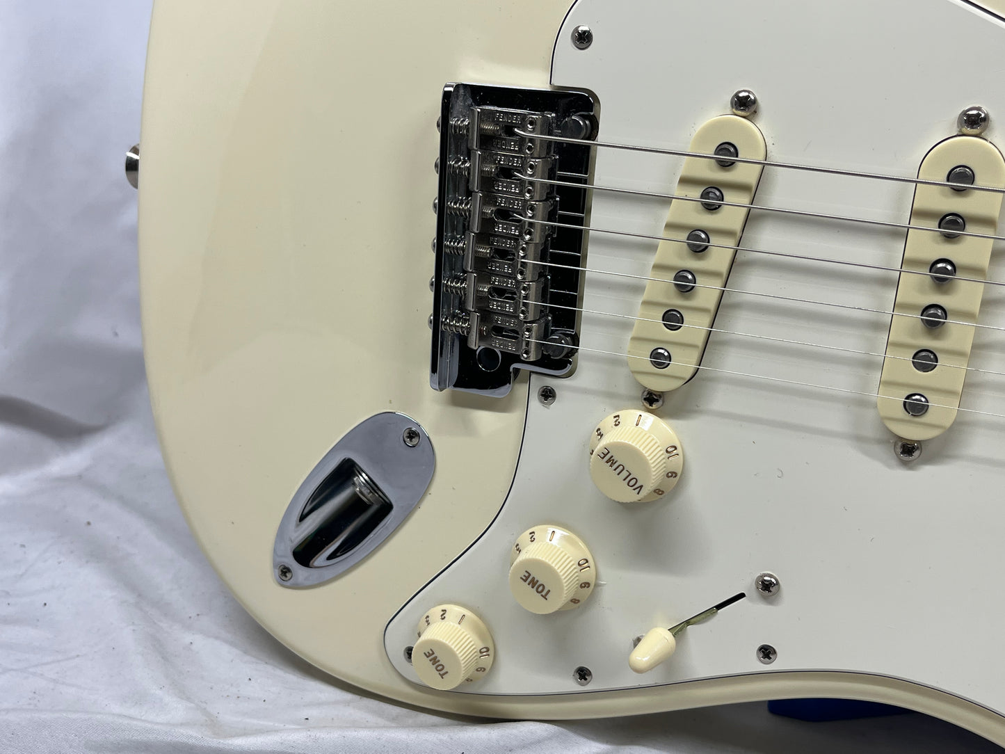Fender American Professional Stratocaster Strat Electric Guitar with Case - Olympic White