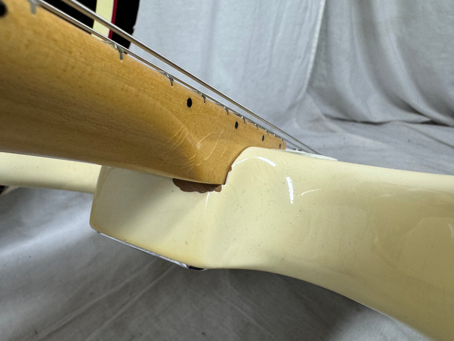 Fender American Vintage '56 1956 Stratocaster Guitar 2017 - Aged White Blonde / Maple neck