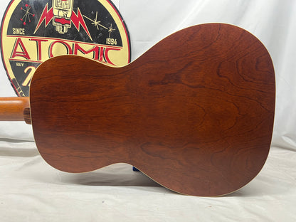 La Patrie (Godin) Motif Classical Acoustic Guitar