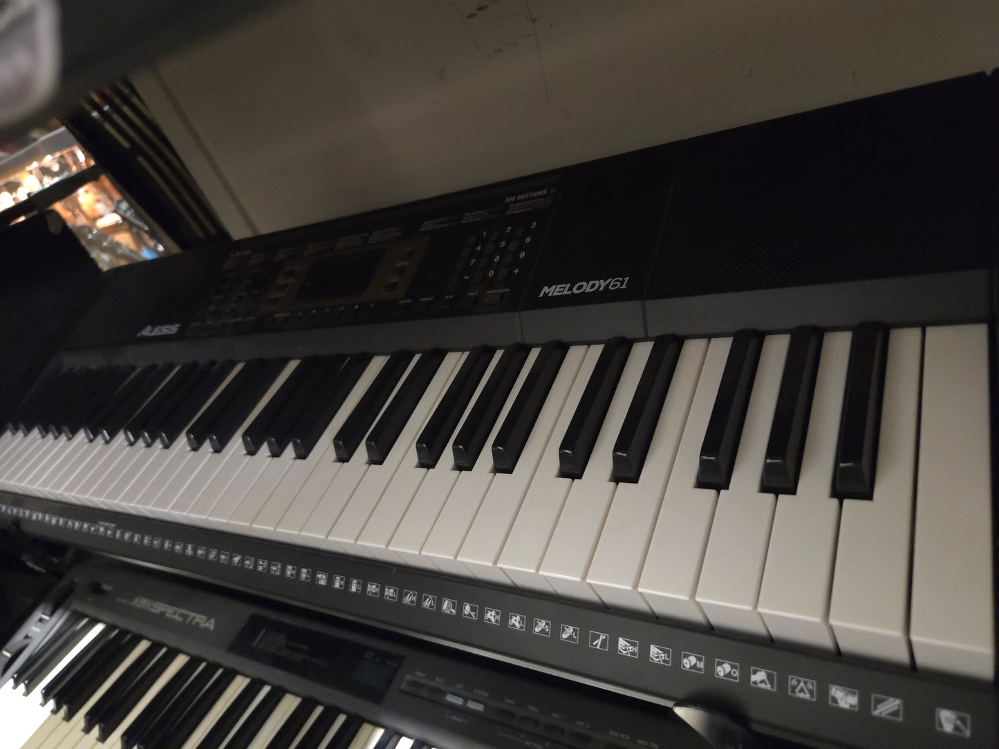 Alesis Melody 61 Keyboard - Local Pickup Only
