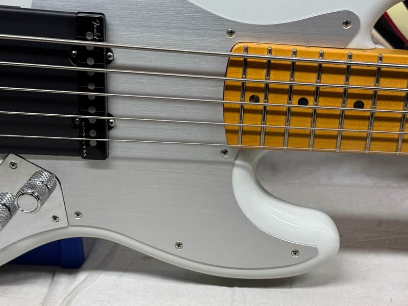 Fender American Ultra II 2 Jazz Bass V 5-string J-Bass - Image 6