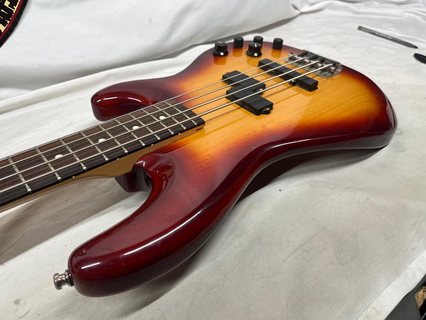 Fender Deluxe Zone 4-String Electric Bass 2001 - Sienna Sunburst