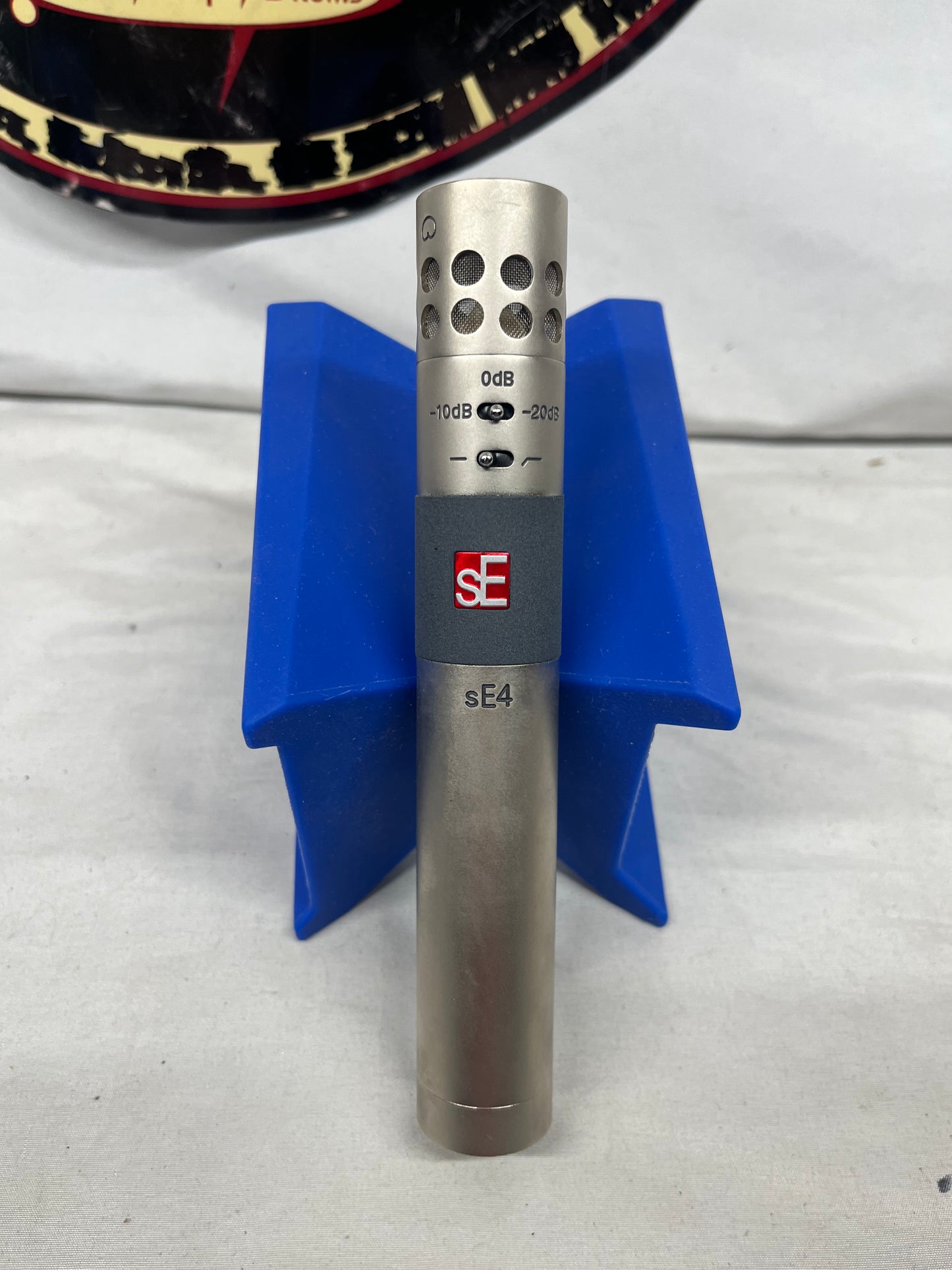 sE Electronics sE4 Small Diaphragm Cardioid Condenser Microphones - Stereo Pair with Case and Mounts