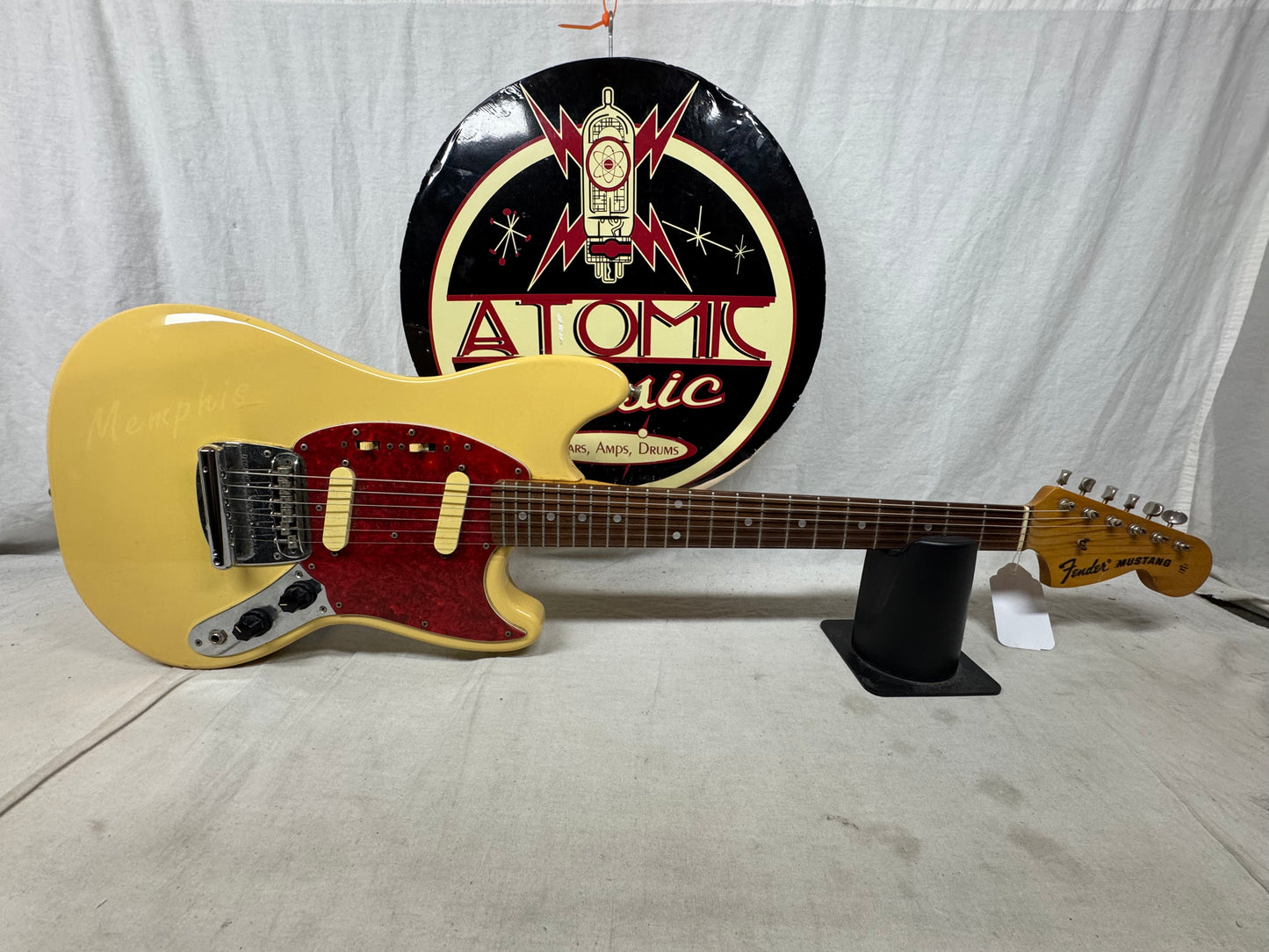 Fender Mustang Guitar with Case - MIJ Made In Japan 1993 - 1994