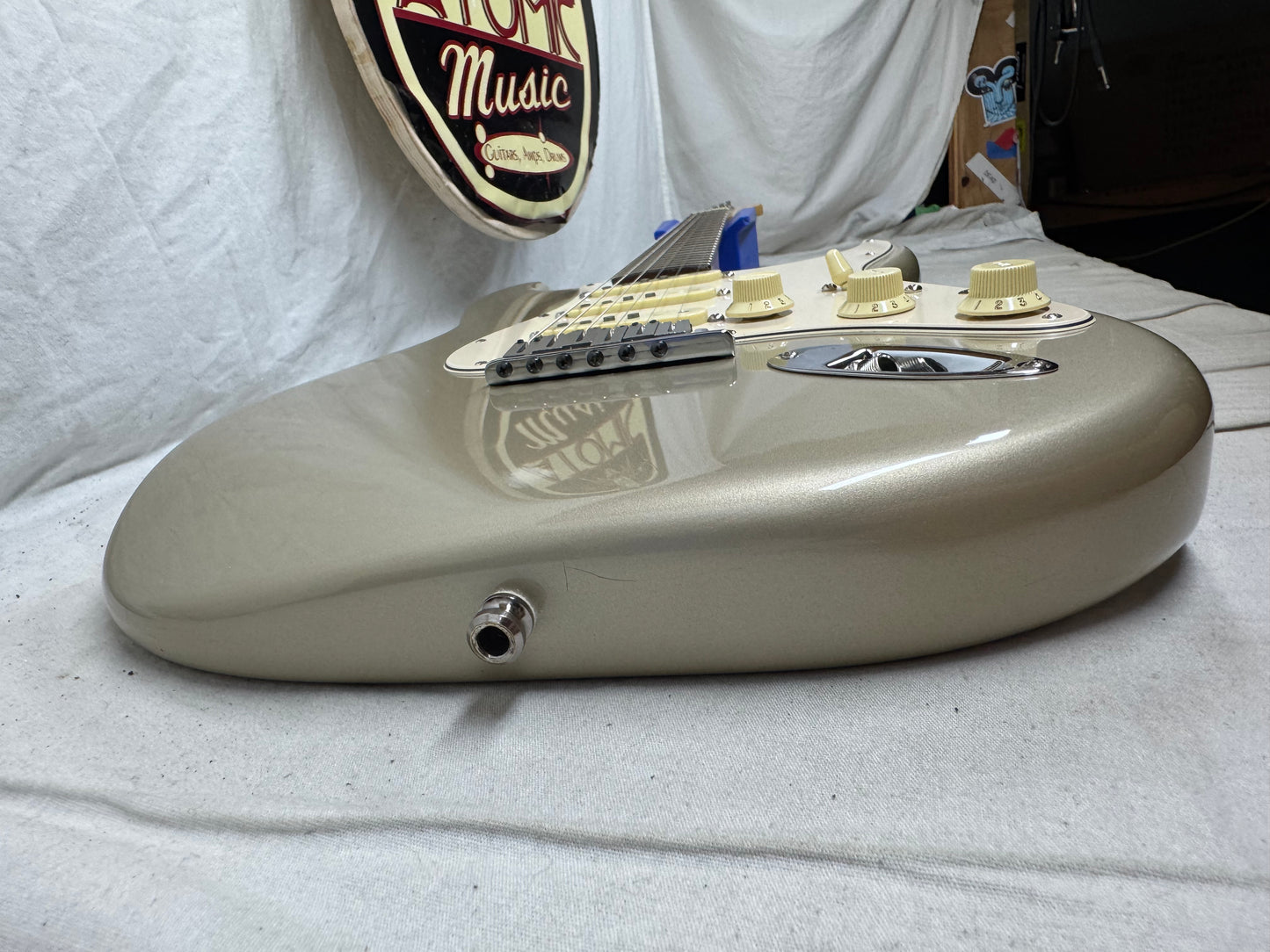 Fender American Texas Special Stratocaster Guitar with Gator Case 2000 - Shoreline Gold / Rosewood fingerboard