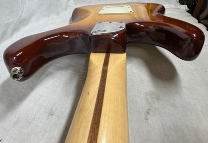 Fender American Deluxe Ash Stratocaster Guitar with Case 2005 - Tobacco Sunburst / Maple neck