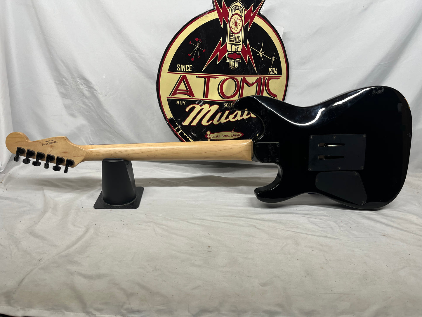 Squier Showmaster Skull & Bones Electric Guitar