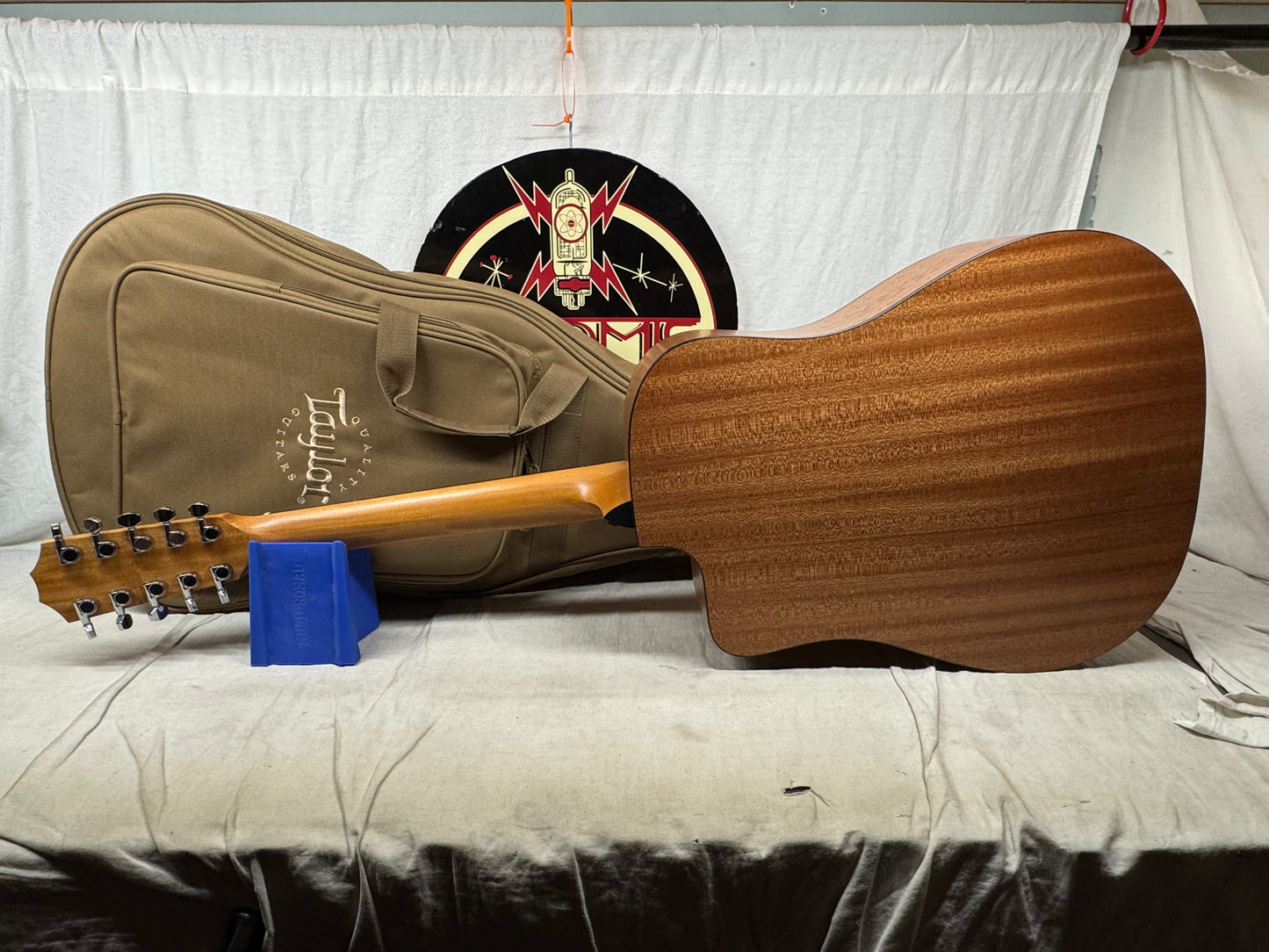 Taylor Somos Collection 150ce Bajo Quinto 10-string Dreadnought Acoustic Guitar with Soft Case 2026