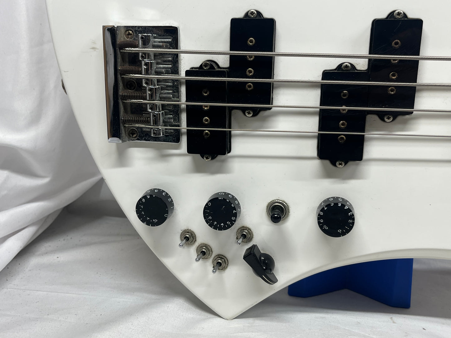 Burny Mockingbird 4-String Electric Bass