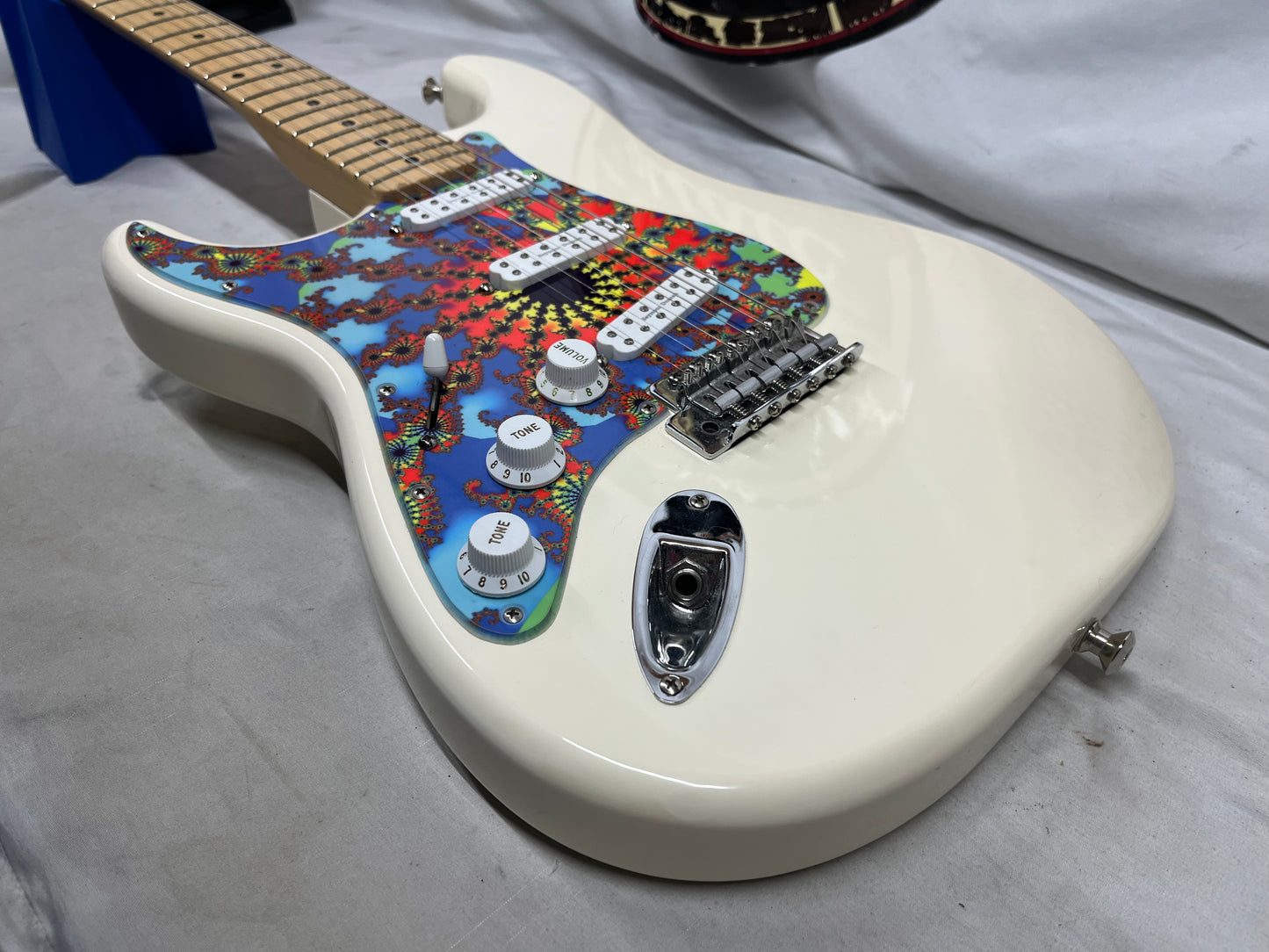 Fender Standard Stratocaster Strat Left Handed Lefty Electric Guitar - Arctic White