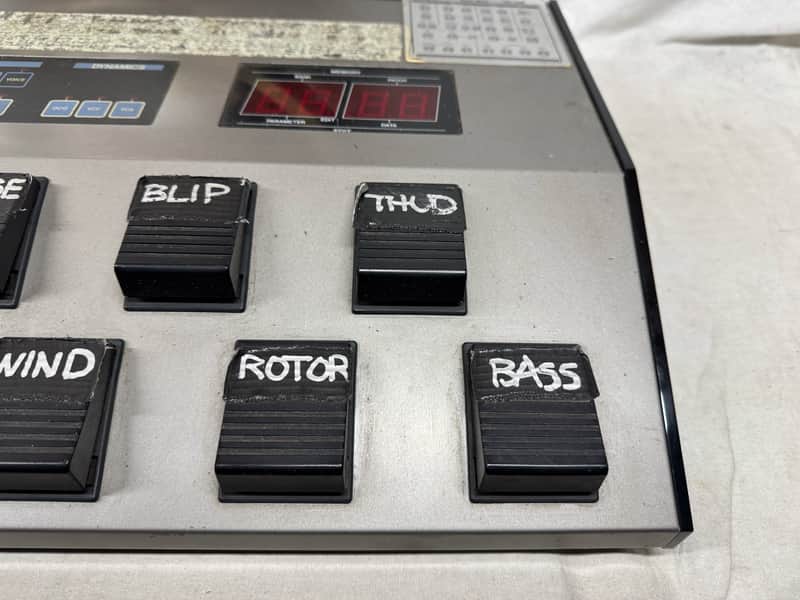 Roland GR-700 Guitar Synthesizer Module with Case - Image 16