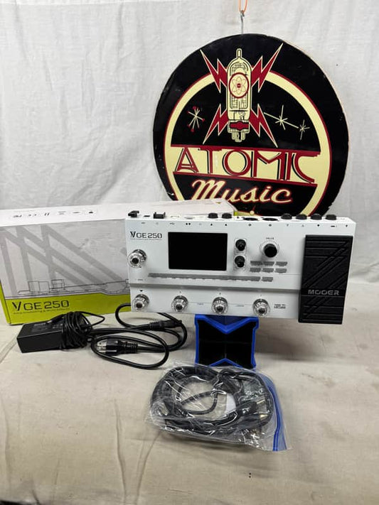 Mooer GE250 ge 250 Amp Modeler Multi-Effects Preamp Pedal with Power Supply + Box