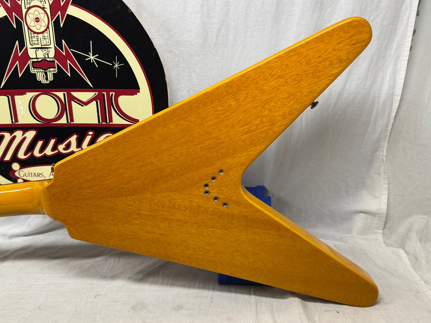 Epiphone EGV2KOGH1 '58 1958 Korina Flying V Guitar with Case 2009