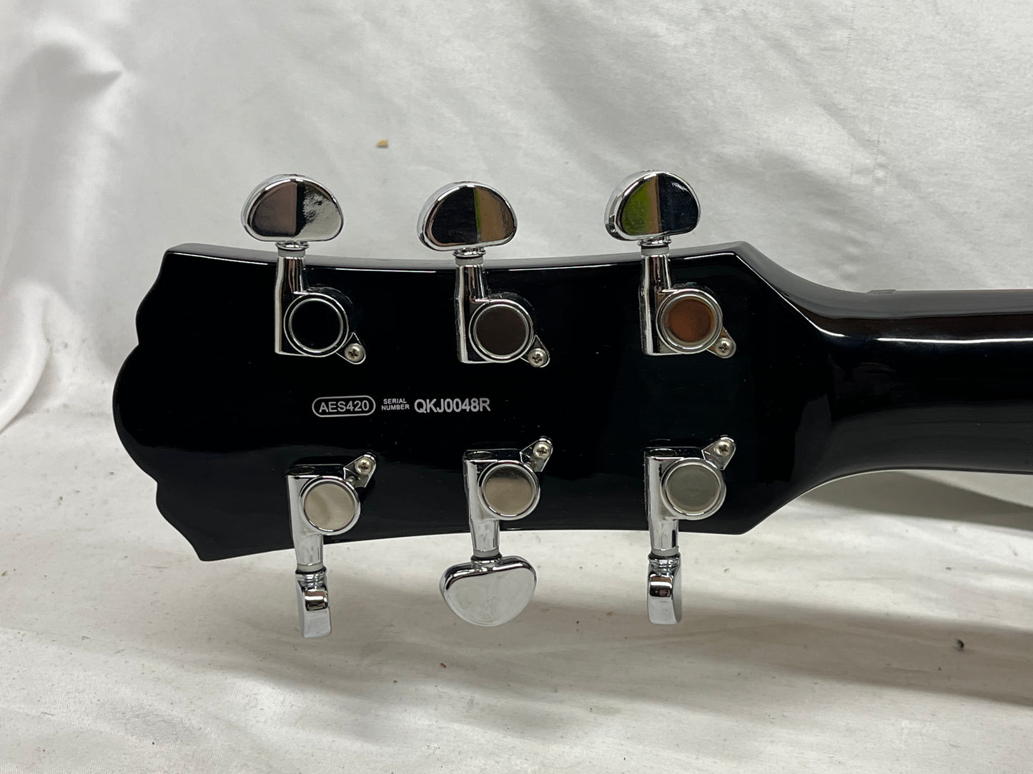 Yamaha AES420 Singlecut Electric Guitar