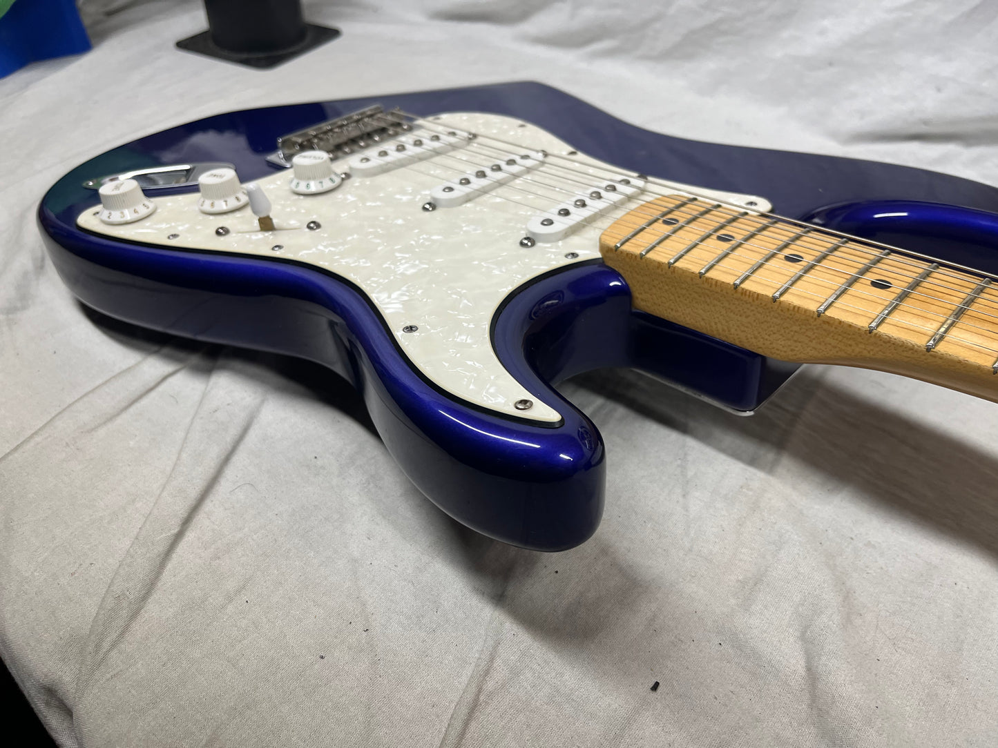 Fender Standard Stratocaster Strat MIM - Made in Mexico Electric Guitar