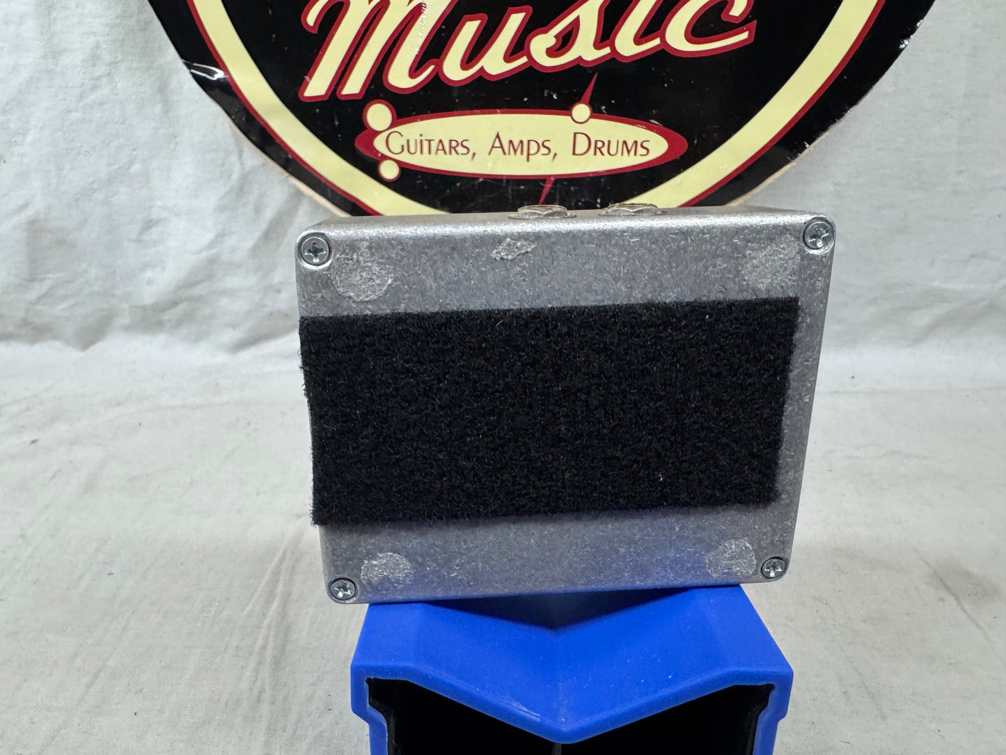 Electro-Harmonix Stereo Pulsar Variable Shape Tremolo Pedal