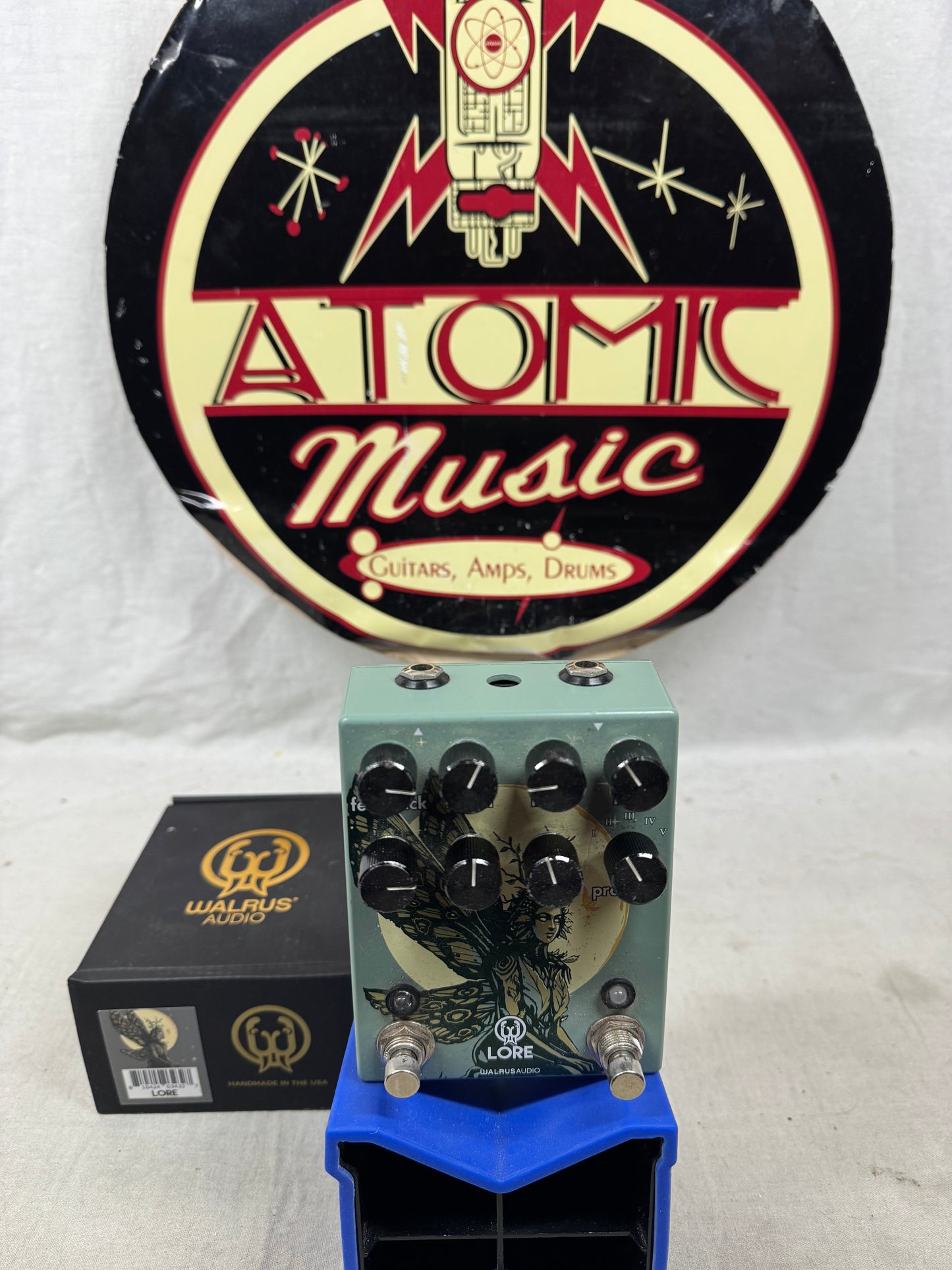 Walrus Audio Lore Reverse Soundscape Generator Reverb Pedal with Box
