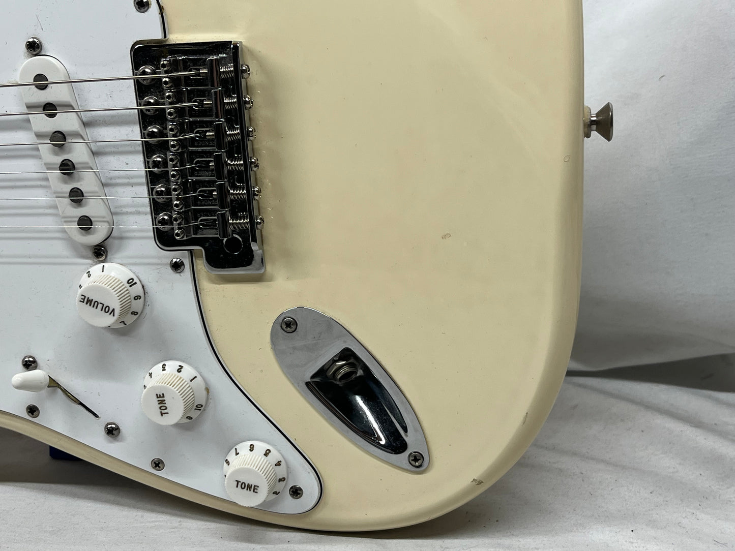 Fender Standard Stratocaster Strat Left Handed Lefty Electric Guitar - Arctic White