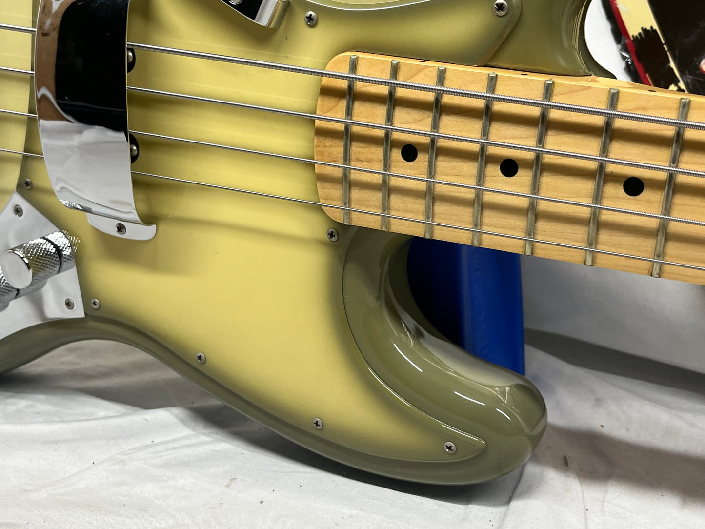 Fender Antigua Jazz Bass 4-String Electric Bass with Hard Case 2012 - Antigua