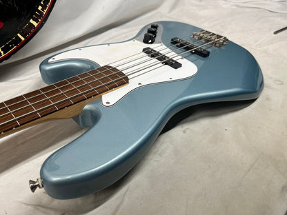 Fender Standard Fretless 4-String Electric Jazz Bass - Blue Agave