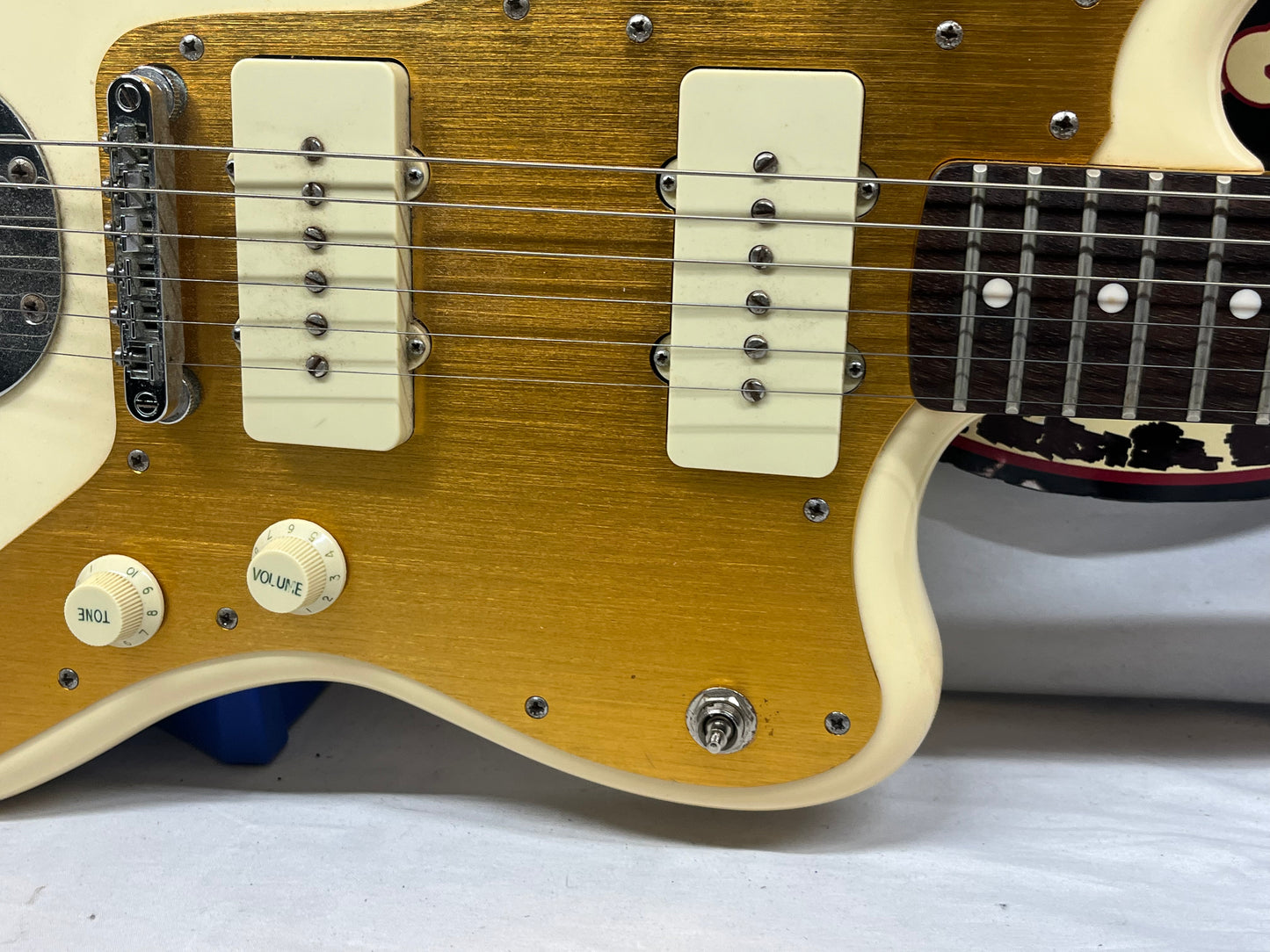 Squier J Mascis Jazzmaster Electric Guitar - Vintage White