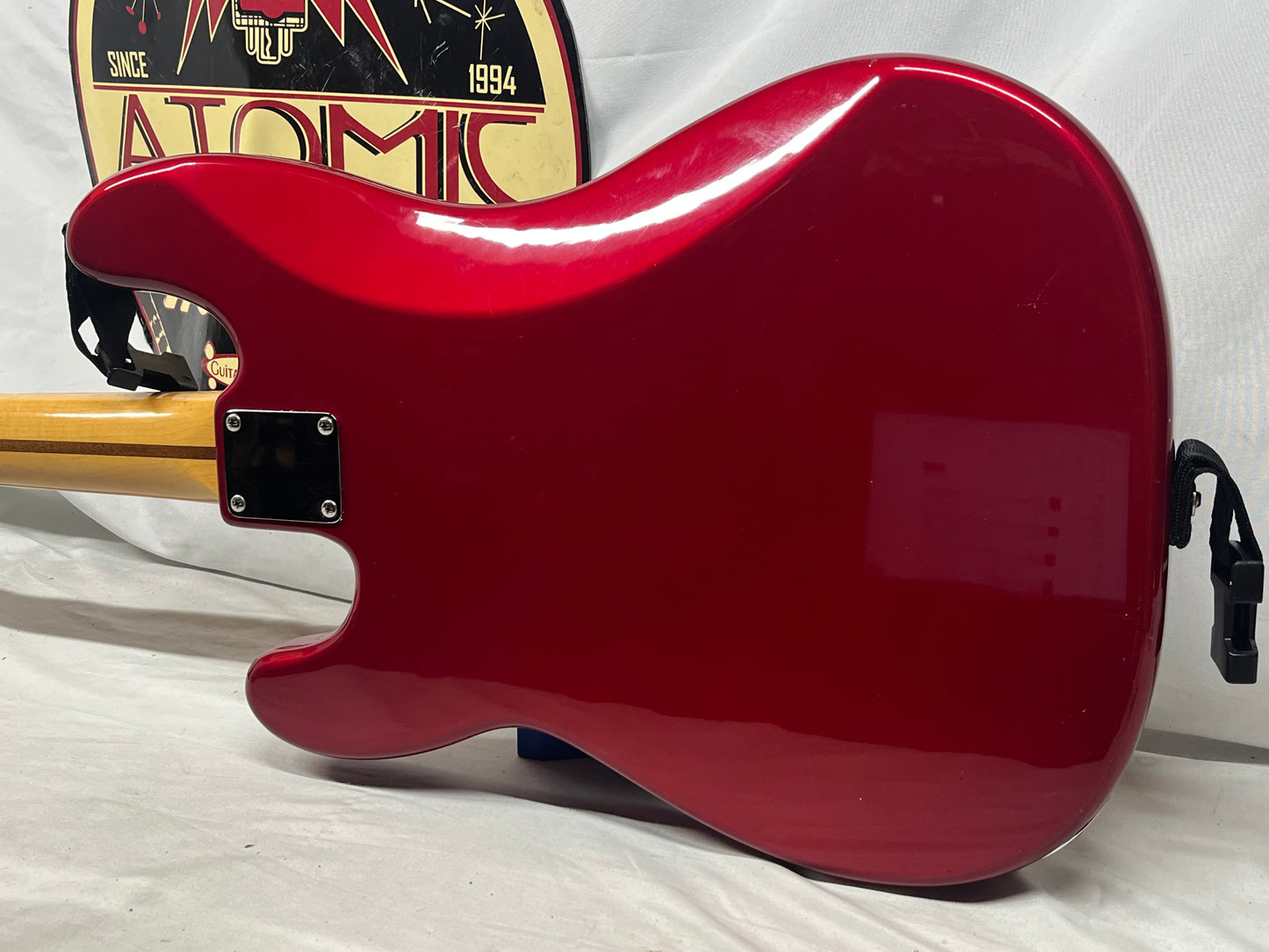 Fender Deluxe Series Precision Bass Special Bass Guitar 1998 - Red