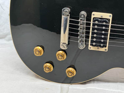 Gibson Les Paul Classic Guitar with Case - Image 5
