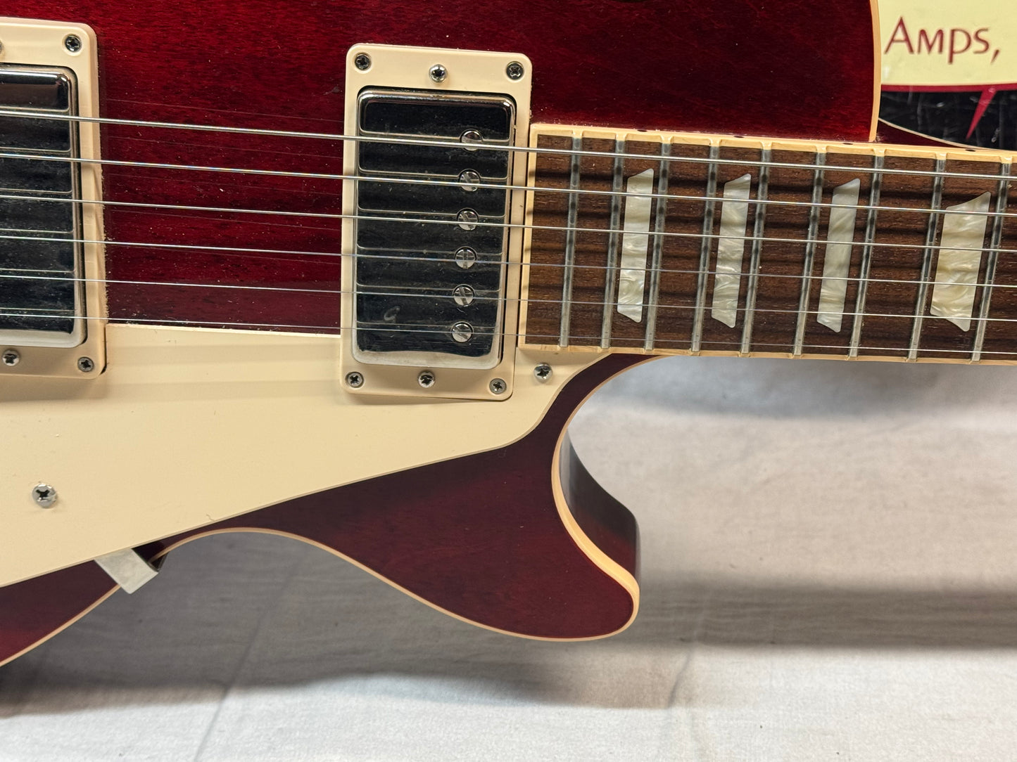 Gibson Les Paul Signature T Guitar with Case 2016